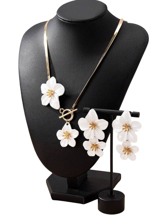 Set Flor de Encanto – Collar y Aretes